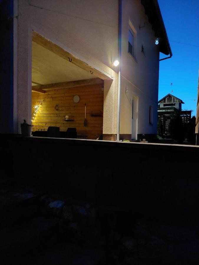 Ferienwohnung Studio Apartman Hana Drežnik Grad Exterior foto